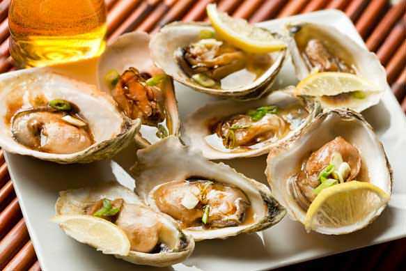 grilled-oysters-with-samuel-adams-boston-lager-and-japanese-barbecue-sauce--en--6877e120-c567-4b13-8408-4f7aaa28e9a1