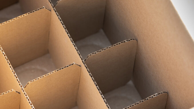 cardboard partition for beverage or spray bottles. packaging con